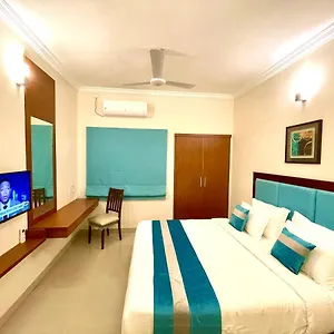 https://the-oval-house.kerala-hotels.net