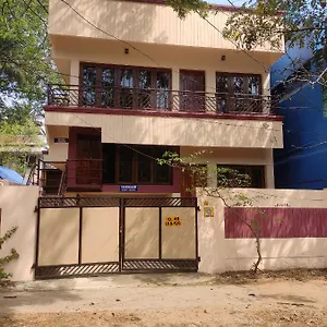 https://sreevalsam-guest-house-thiruvananthapuram.kerala-hotels.net